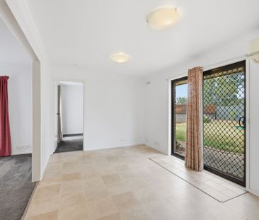 FULLY RENOVATED AND MOVE IN READY ! - Photo 2