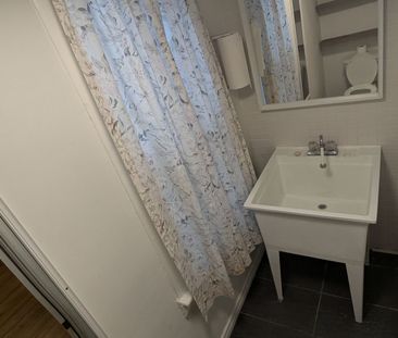 For Lease - 68 Duncan Street, Welland, Ontario - Photo 2