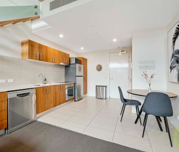 Stunning Loft-Style Apartment in the Heart of Braddon - Photo 6