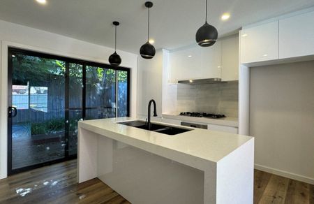 2/25 Grace Street, Mont Albert - Photo 5