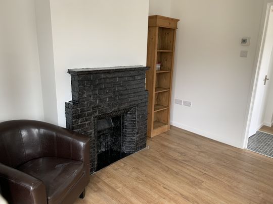 1 bed flat to rent in Bargates, Christchurch, BH23 - Photo 1