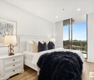 When Size Does Matter! 262 sqm in Title. Prestigious Apartment with... - Photo 4