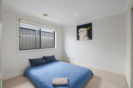 Spacious 4-bedroom Thurgoona Home - Photo 3