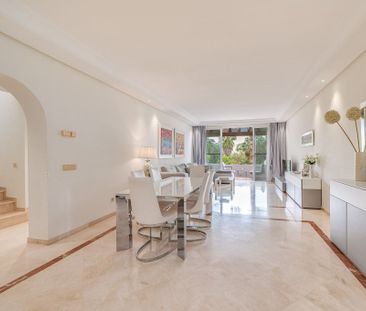 3 room luxury penthouse for rent in Marbella, Spain - Photo 4