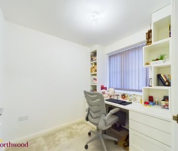 4 bedroom detached house to rent - Photo 2