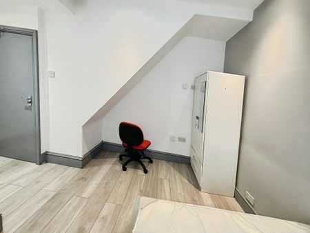 5 bedroom terraced house to rent - Photo 5