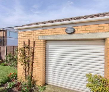 2 bedroom end of terrace house to rent - Photo 1