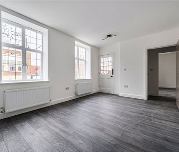 The Broadway, AL1, Hertfordshire - Photo 1