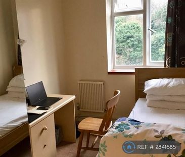 4 bedroom maisonette to rent - Photo 2