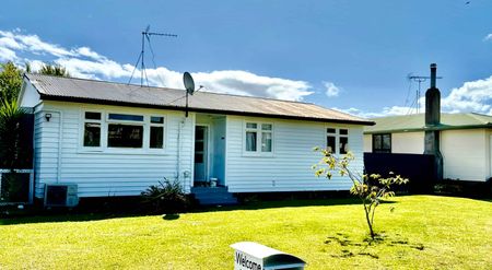 The property has great neighbors that lovely and k - Photo 4