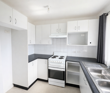 3 Bedroom Home in Convenient Airds Location - Photo 3