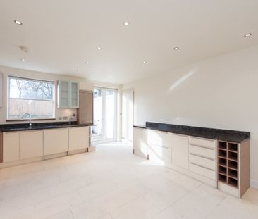St Johns Wood Park, St Johns Wood, London, NW8 6RN - Photo 2
