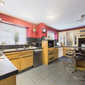 The Lea, Wokingham The Lea, Wokingham - Photo 2