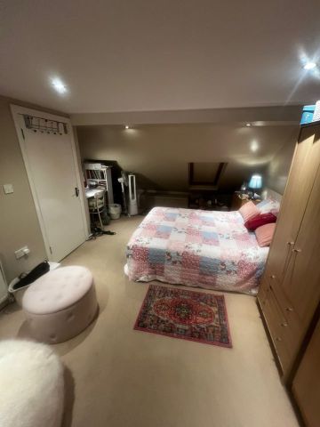 Room in a Shared House, Gorringe Park Ave, CR4 - Photo 2