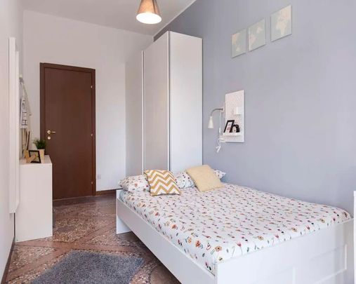 Viale Giovanni Vicini, Bologna, Emilia-Romagna 40122 - Photo 1