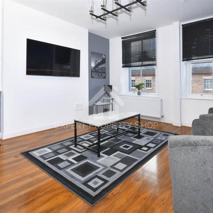 1 bedroom in a house share to rent - Photo 1