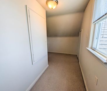 106 Haig St, St. Catharines - 1 Bed + Den Upper Unit - Photo 4