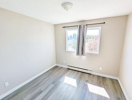 Uptown Apartments - Photo 3