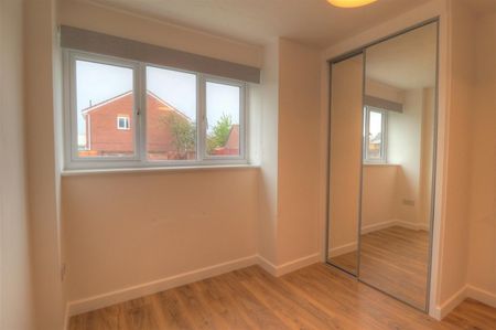 St. Philips Drive, Evesham - Photo 3