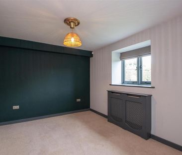 4 bedroom barn conversion to rent - Photo 2