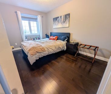 For Lease - 34 Patullo Avenue, Richmond Hill, Ontario - Photo 2