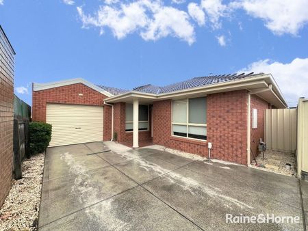 2/41 Wilmot Drive, Delahey, VIC 3037 - Photo 2