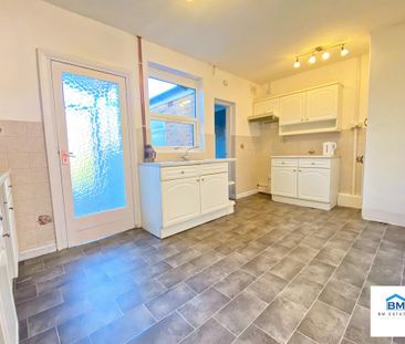 3 bedroom semi-detached house to rent - Photo 3