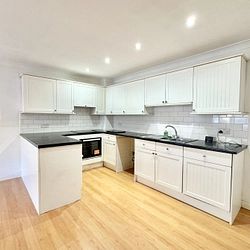 Wellesley Court, Ramsgate, CT11 8NU, Kent - Photo 2