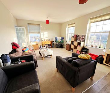 2 bedroom flat to rent - Photo 2