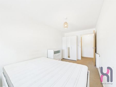 2 bedroom flat to rent - Photo 4