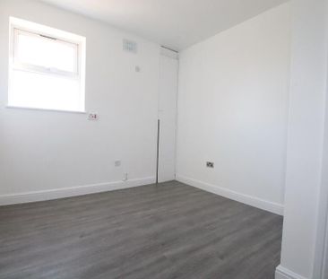 4 bedroom terraced house to rent - Photo 6