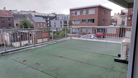 Genk, Dieplaan 25 bus 26 – Gerenoveerd appartement met 1 slaapkamer (43 m2 ) met ruim terras (40 m2) en kelderberging - Foto 3