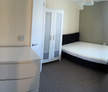Spencer Street Unit 3 - Photo 1