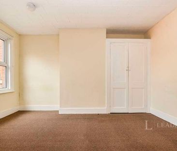 Top Floor Flat, Artillery Road, Guildford, Surrey, GU1 - Photo 4