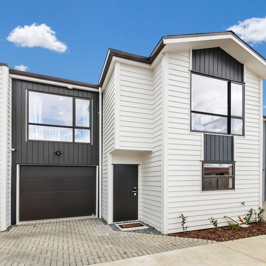 Spacious Four Bedroom Home Mangere East! - Photo 1