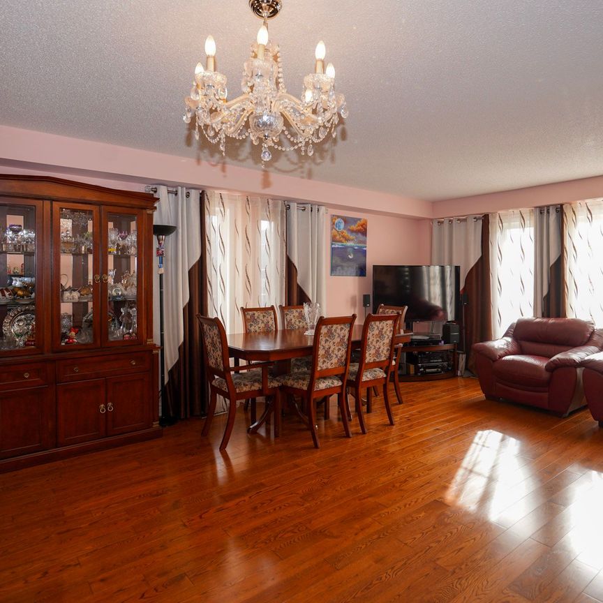 For Lease - 76 Sassafras Circle, Vaughan, Ontario - Photo 1