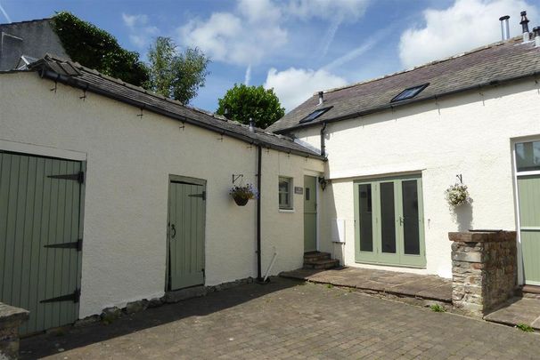 2 bedroom end of terrace house to rent - Photo 1