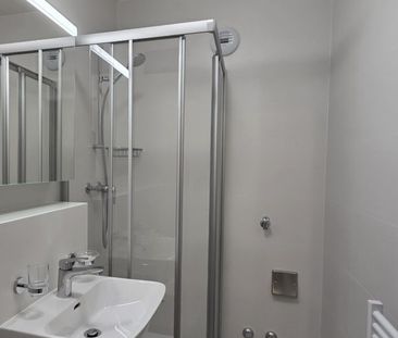 Appartement de 2 pièces mansardé à la Servette - Photo 2