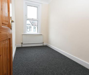 3 bedroom maisonette to rent - Photo 1