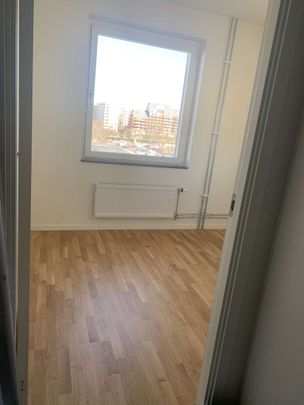 Folkungavägen, Järfälla - Photo 1
