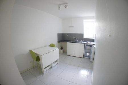 A LOUER T1 - QUARTIER DOUTRE - A louer à Angers Quartier ... - Photo 4