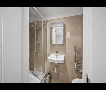 Studio Flat, Long Drive, W3 - Photo 3