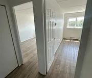 1 room apartment of 94m² in Gatineau - Photo 2