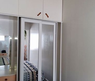 Charming 1BR Unit in Waiake w/ Garden - Photo 5