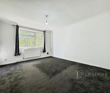 3 bedroom maisonette to rent - Photo 3