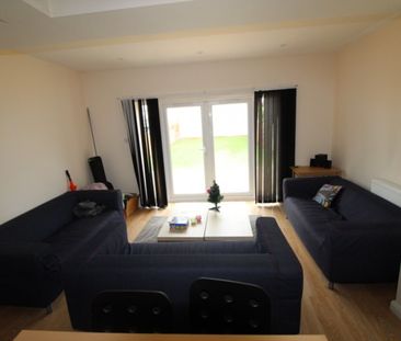 1 bed Terraced - To Let - Photo 3