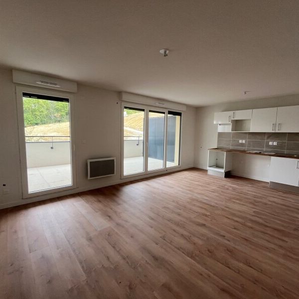 Location Appartement 3 pièces 63m² BRUGUIERES 31150 - Photo 1