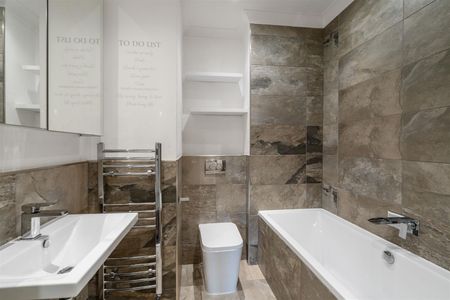 2 bed apartment to rent in Station Road, Dorridge, Solihull - Photo 5