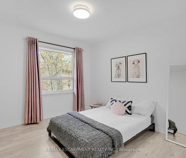 For Lease - 2076 Constance Drive, Oakville, Ontario - Photo 1