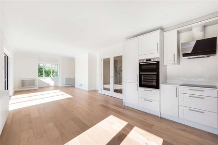 Stunning three bedroom apartment in the exclusive Barnes Waterside development - Photo 5